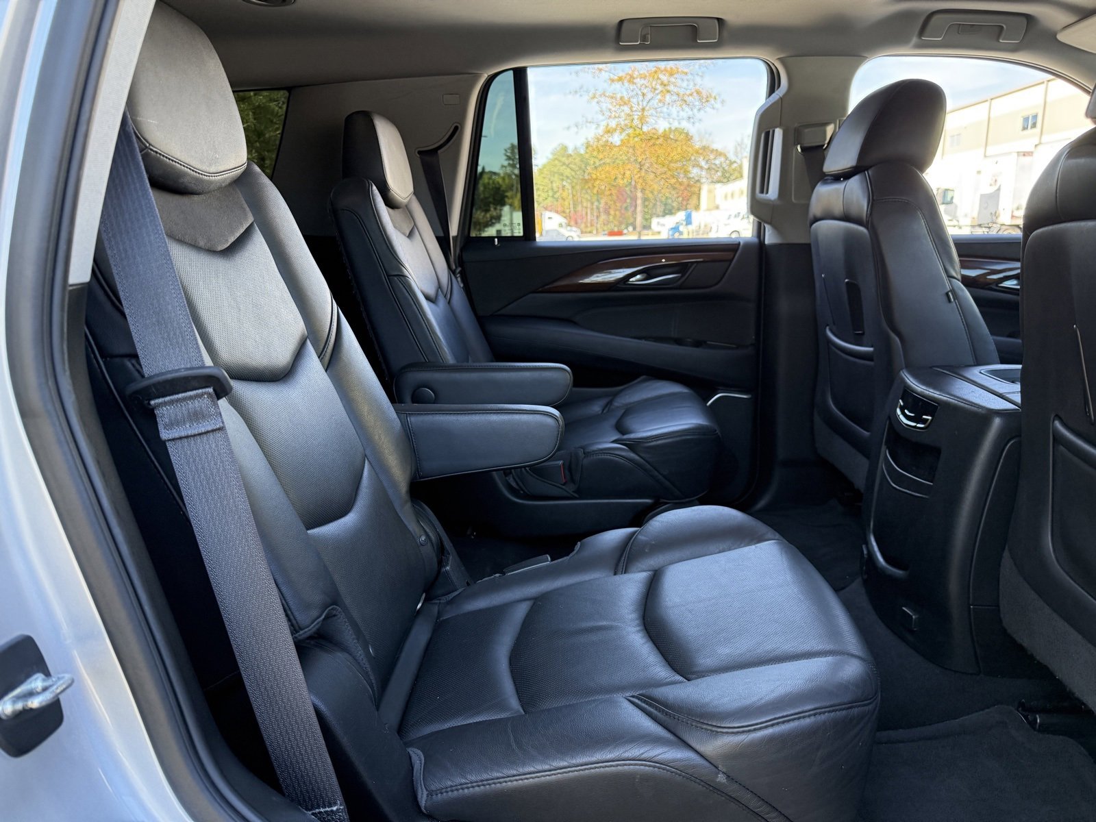 Used 2016 Cadillac Escalade 2WD image 38