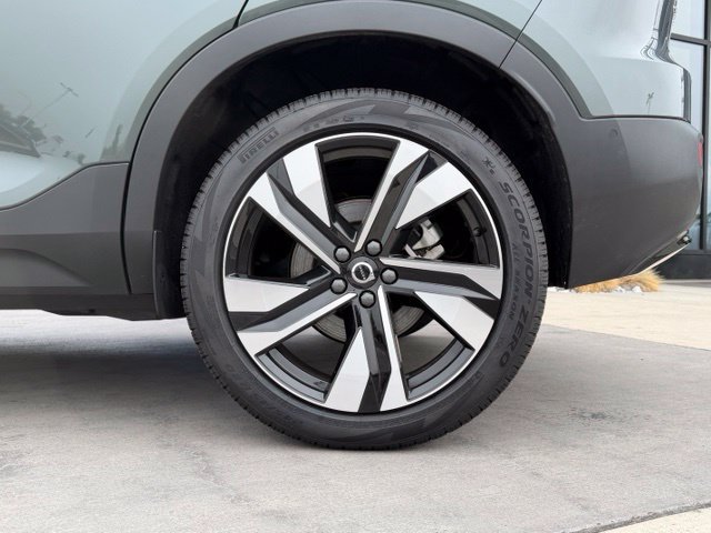 Used 2026 Volvo XC40 B5 Ultra w/ Climate Package AWD/4WD image 9