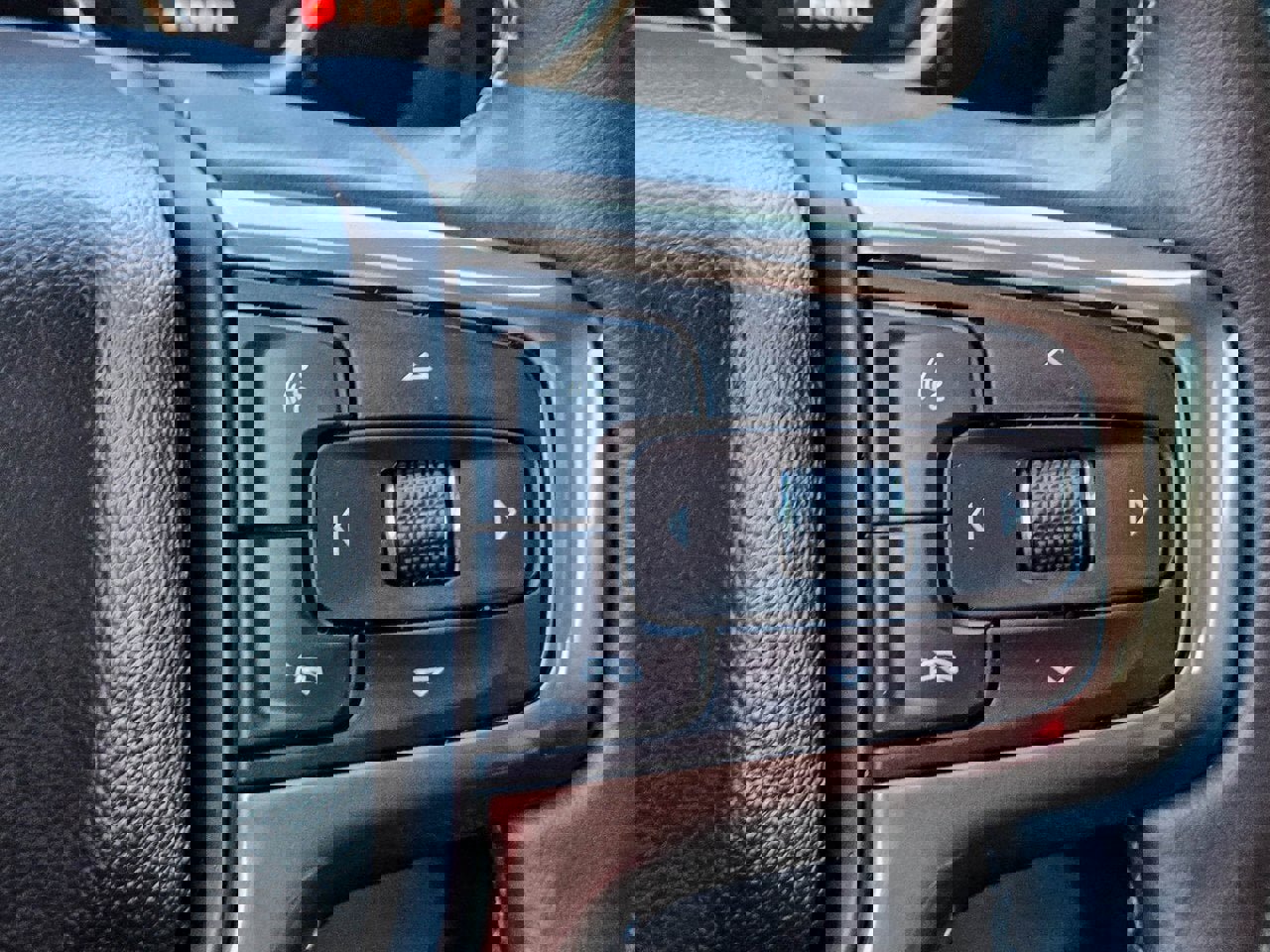 Used 2023 Chevrolet Silverado 3500 High Country w/ Technology Package image 28