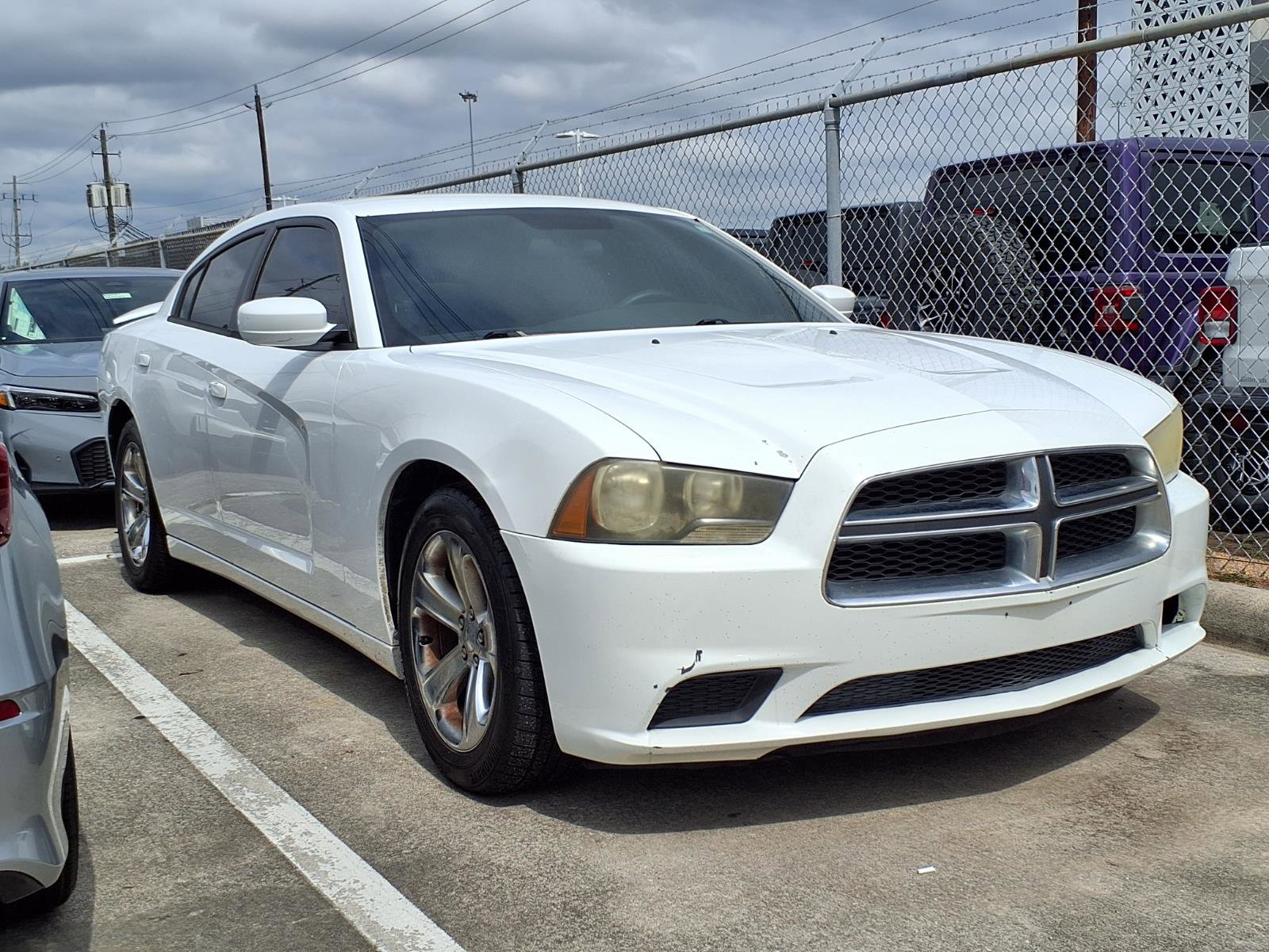 Used 2012 Dodge Charger SE w/ Sport Appearance Group RWD image 2
