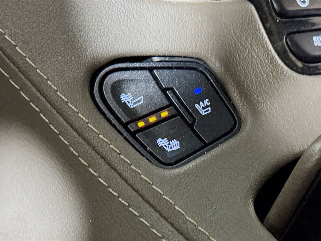 Used 2015 GMC Yukon Denali w/ Open Road Package image 19