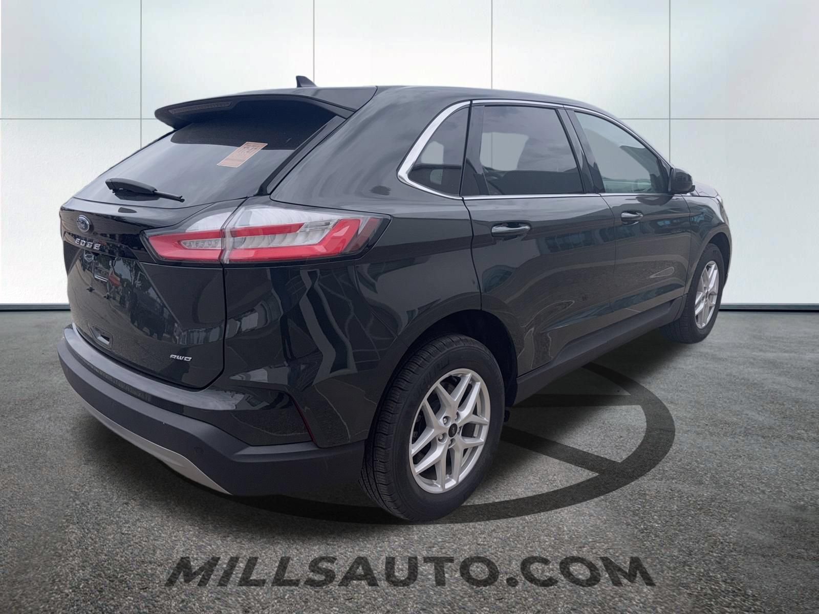 Used 2024 Ford Edge SEL w/ Convenience Package AWD/4WD image 4