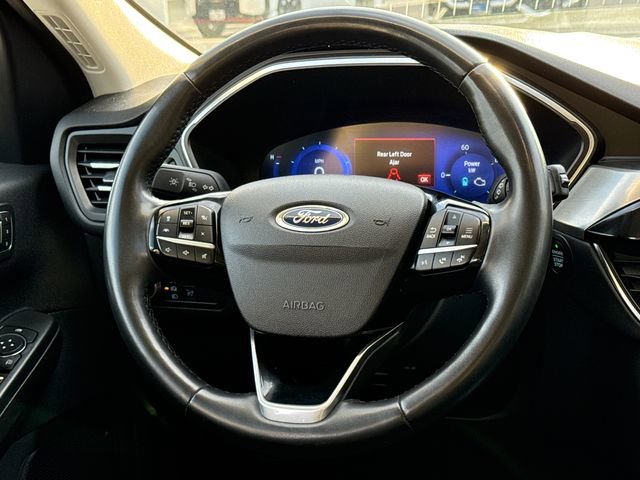 Certified 2022 Ford Escape Titanium image 15