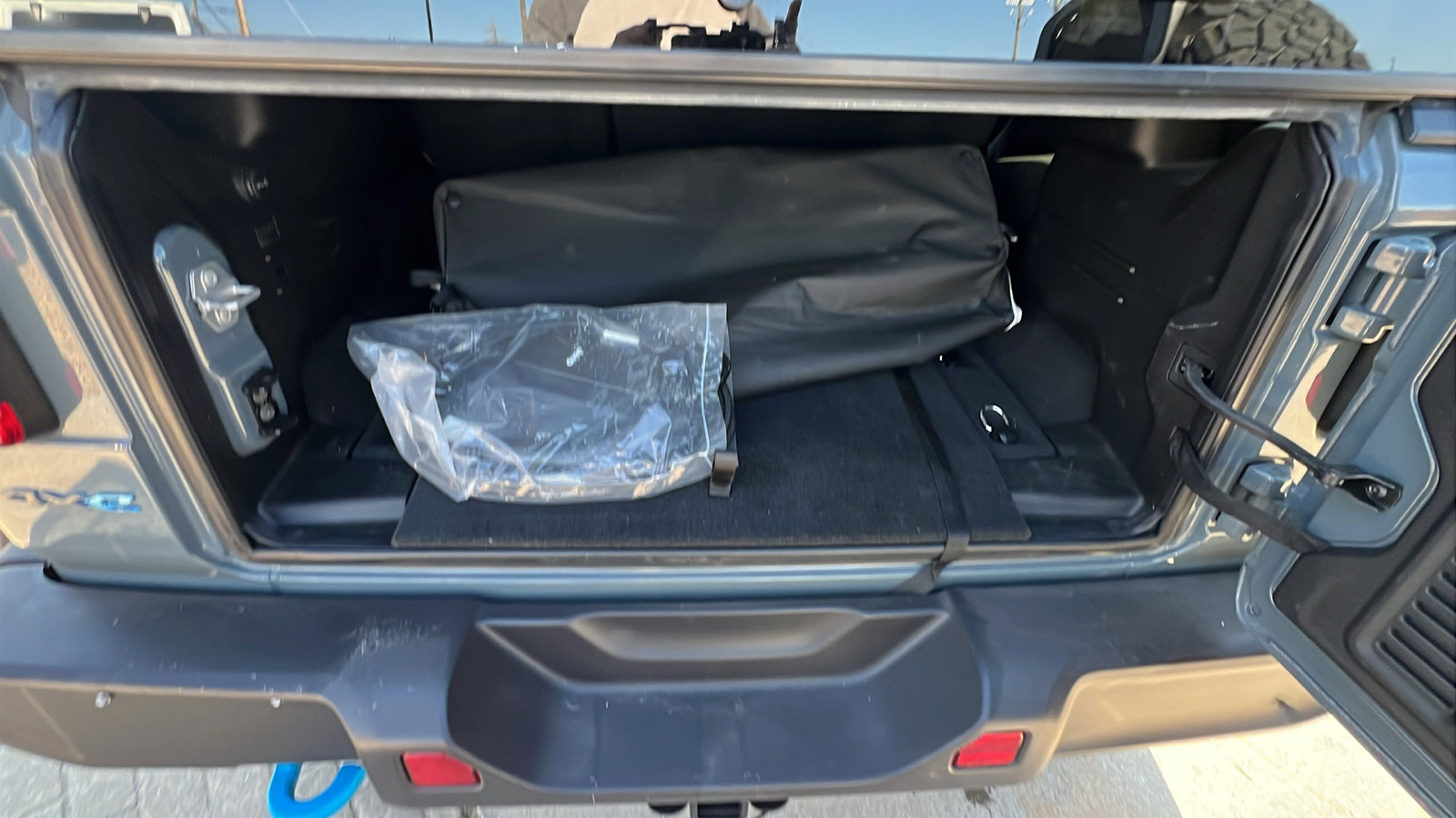 Used 2025 Jeep Wrangler Unlimited Rubicon 4xe w/ Convenience Group image 13