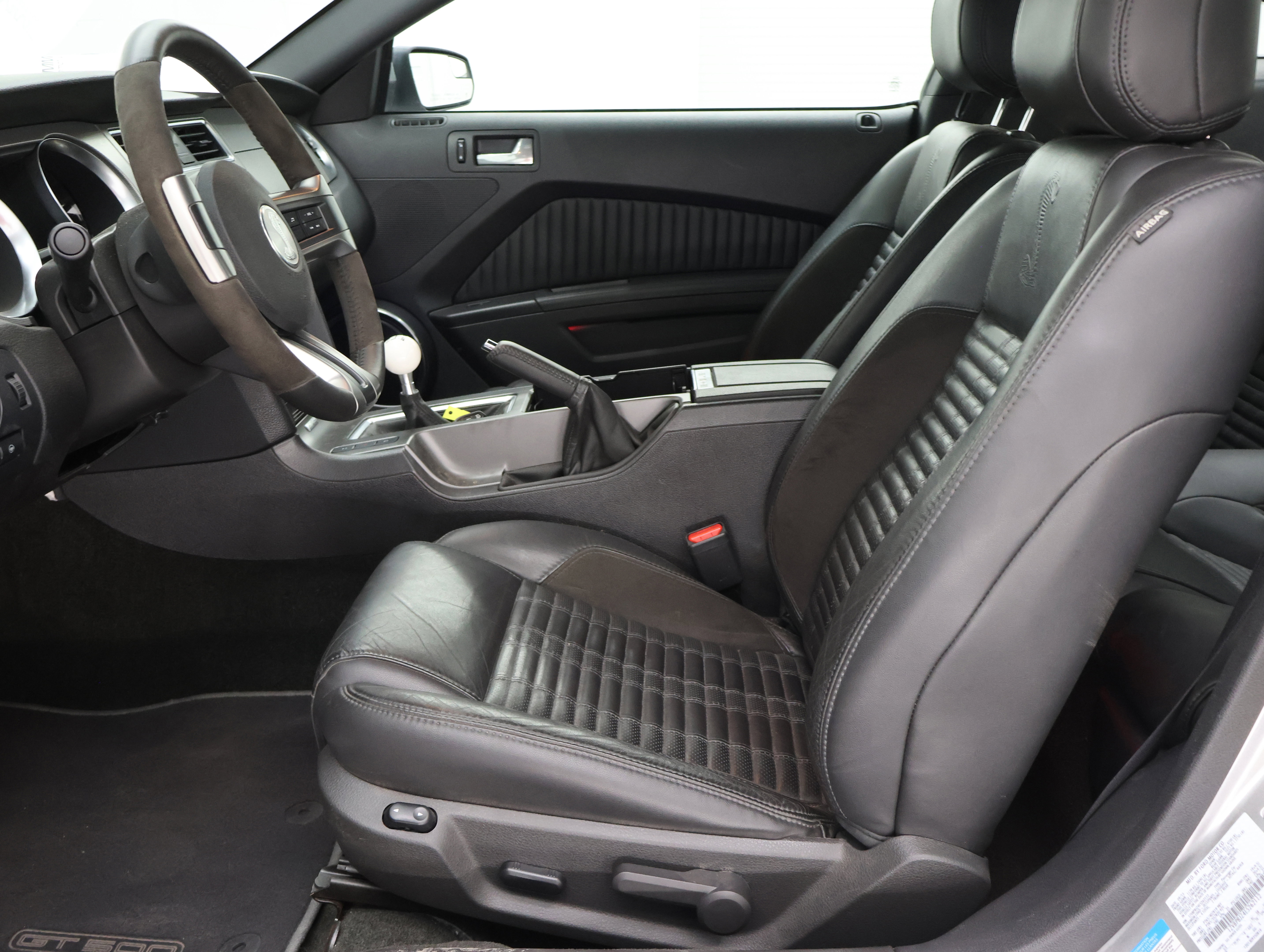 Used 2014 Ford Mustang Shelby GT500 w/ Equipment Group 821A RWD image 8