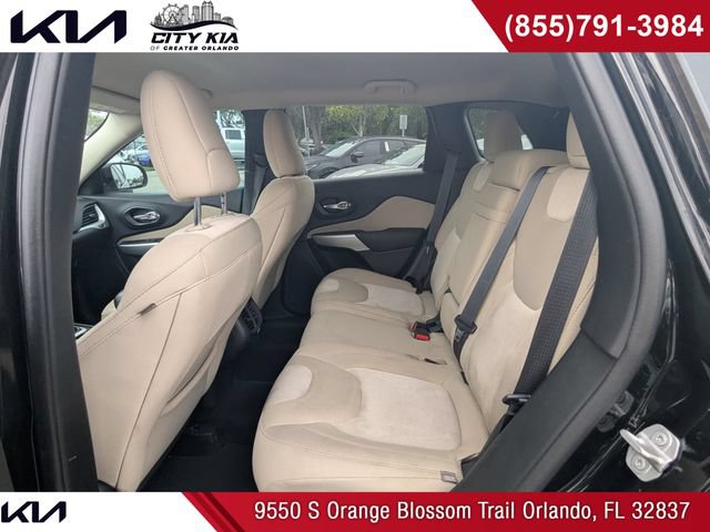 Used 2018 Jeep Cherokee Latitude FWD image 14