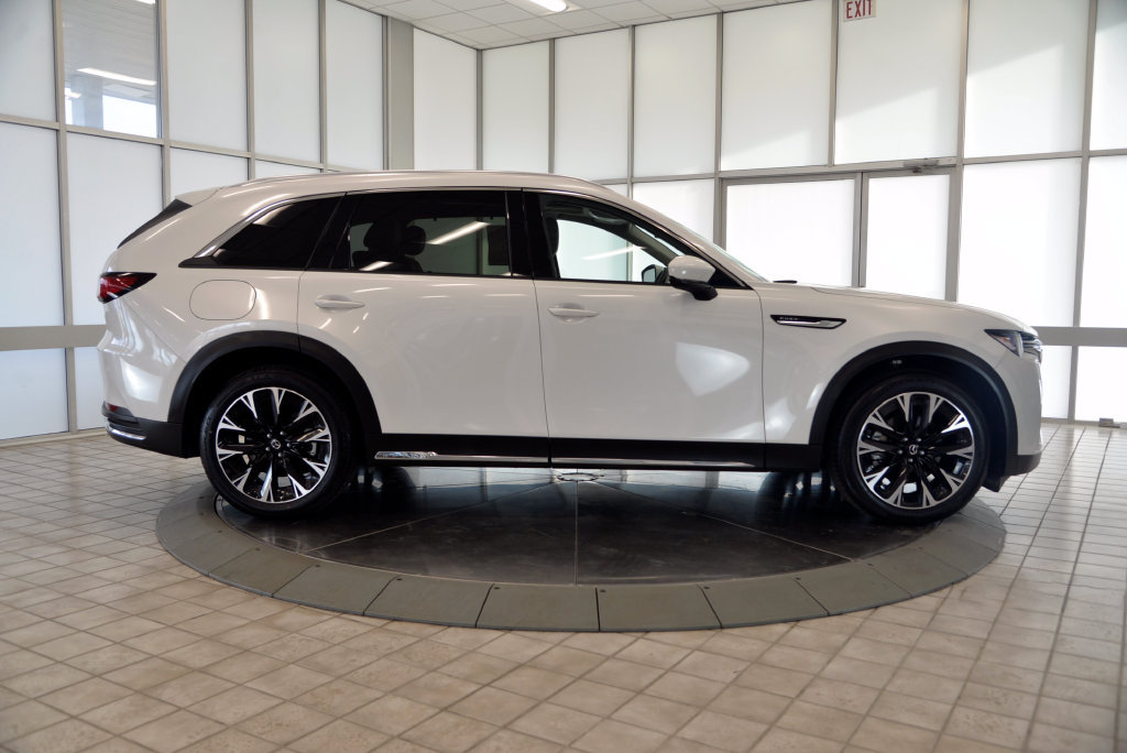 Certified 2024 MAZDA CX-90 Plug-In Hybrid w/ Premium Pkg AWD/4WD image 9
