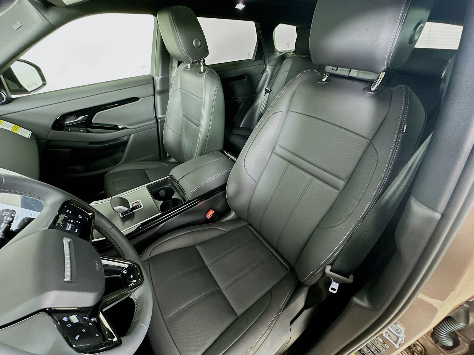 New 2026 Land Rover Range Rover Evoque Hoxton AWD/4WD image 34