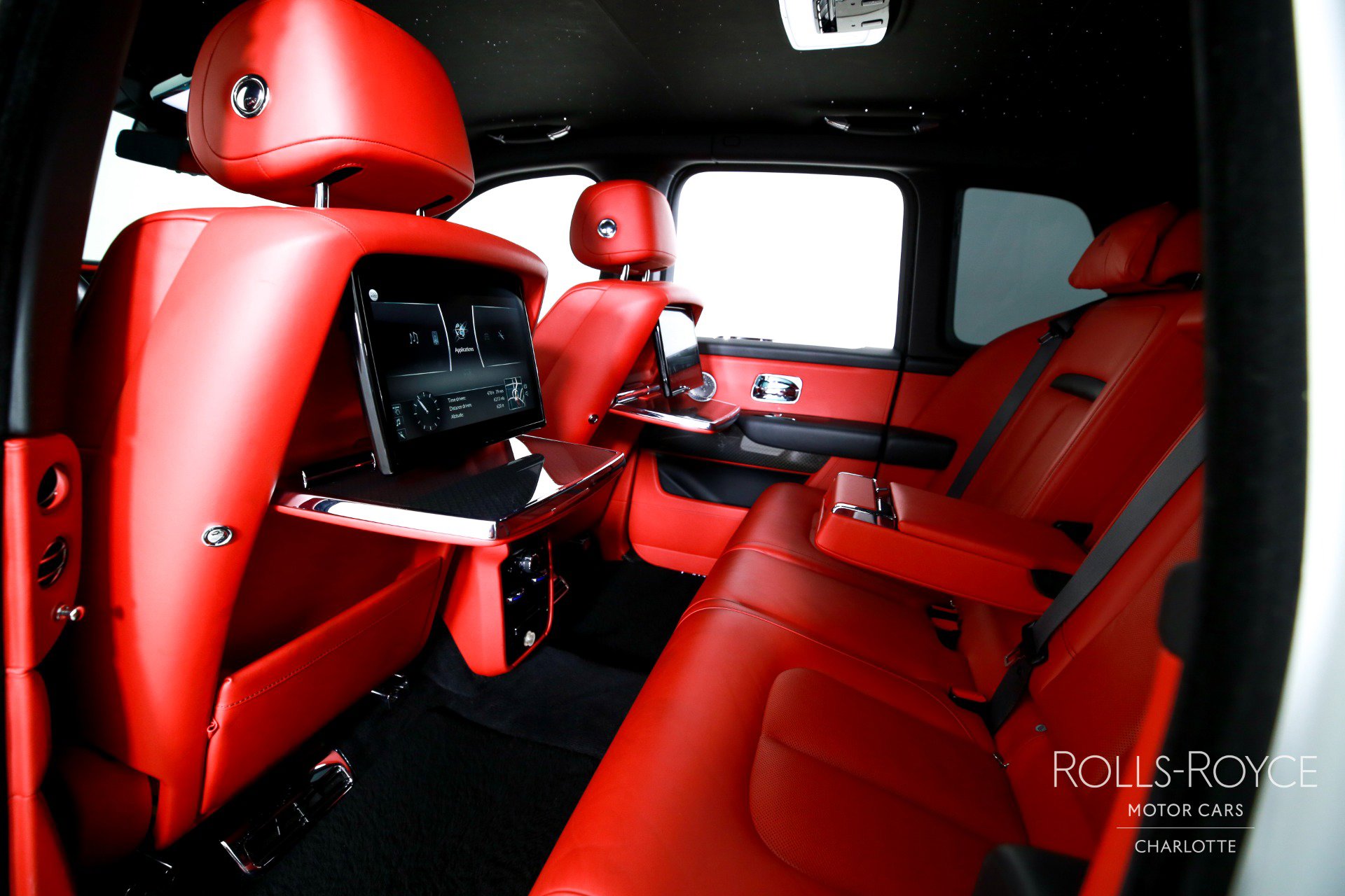 Used 2021 Rolls-Royce Cullinan Black Badge image 20