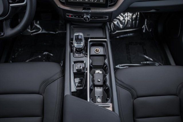 New 2026 Volvo XC60 B5 Plus w/ Protection Package Premier image 27