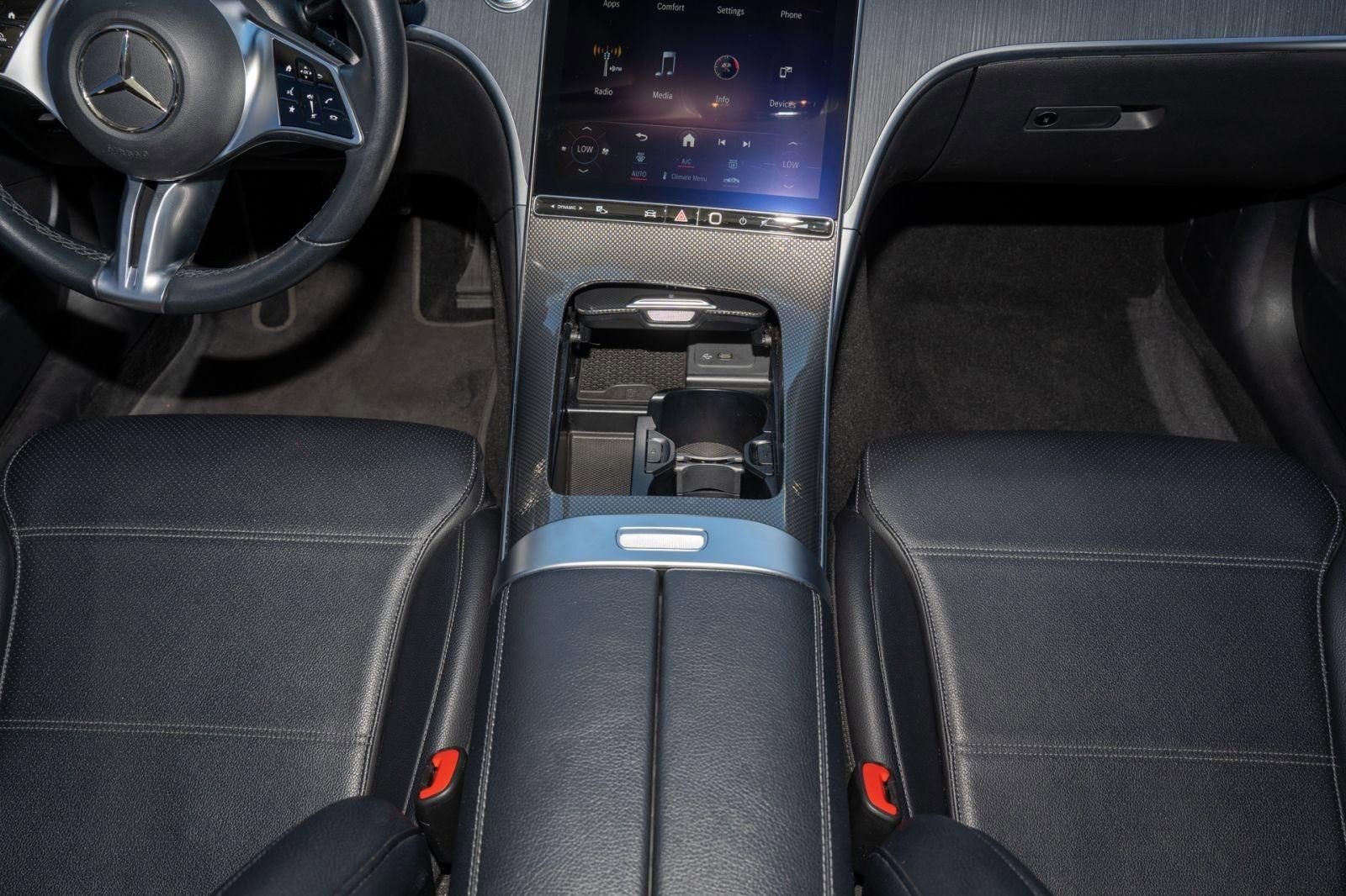 Used 2022 Mercedes-Benz C 300 Sedan image 25