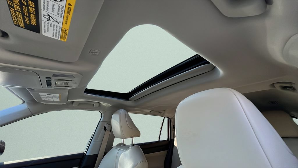 Used 2022 Toyota Highlander XLE FWD image 17