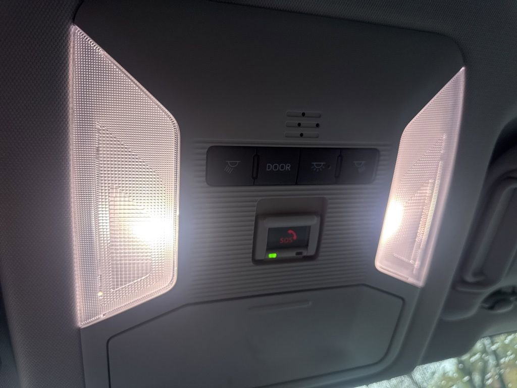 Used 2025 Toyota RAV4 XLE image 9