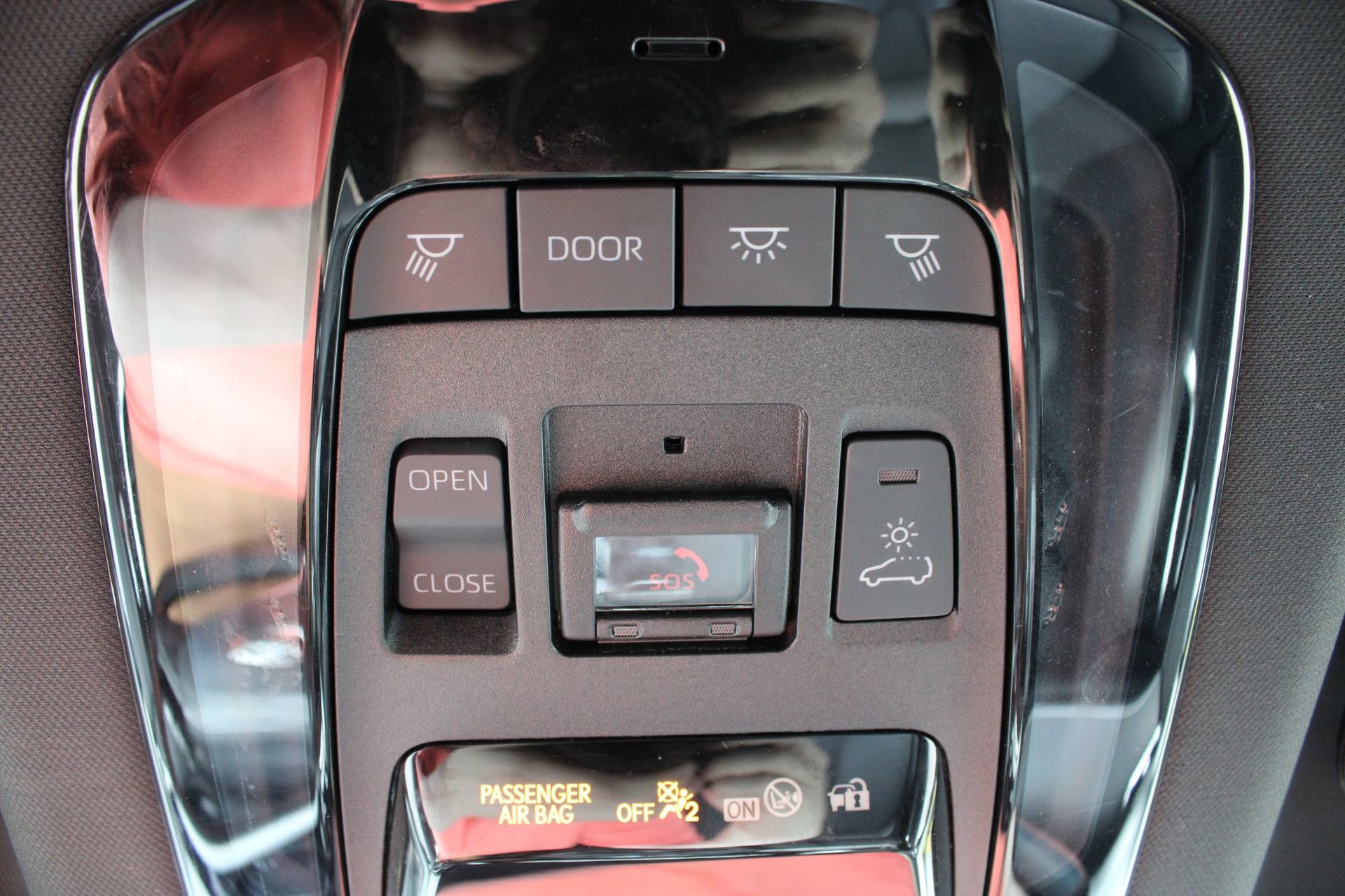 Used 2023 Toyota Venza Nightshade AWD/4WD image 46