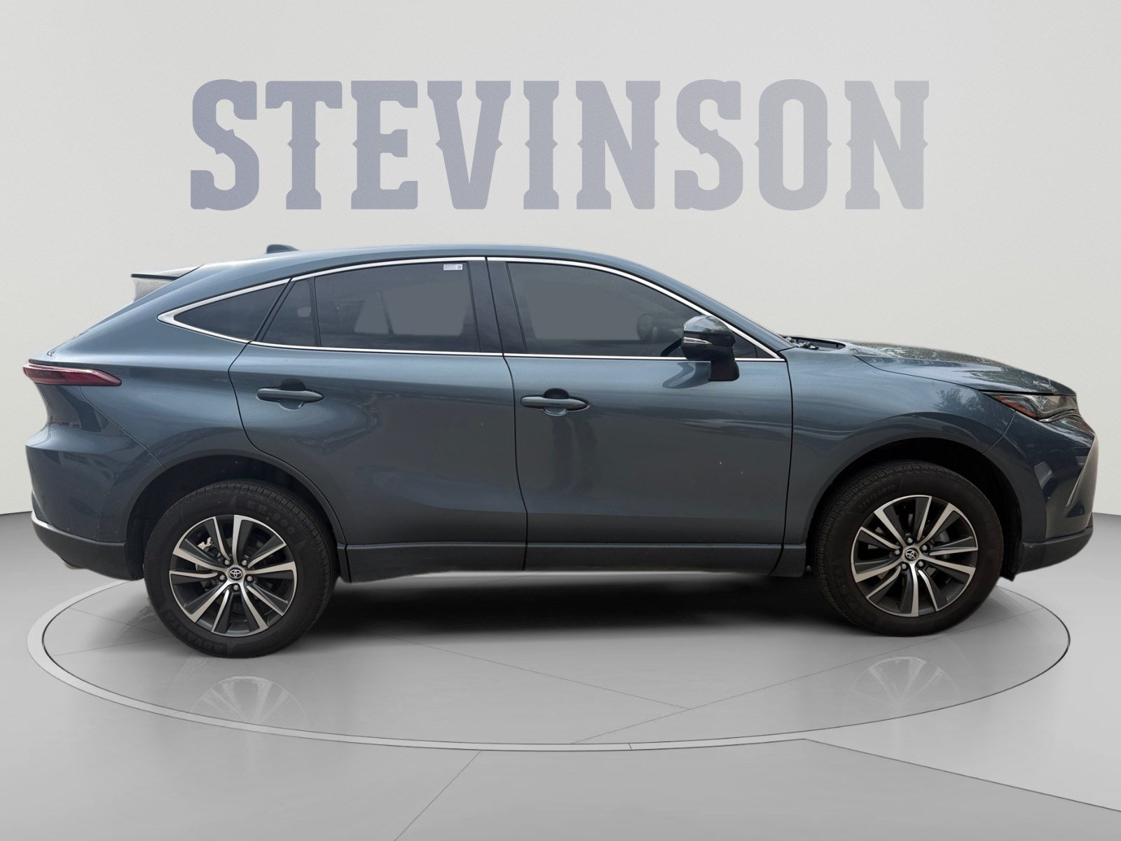 Used 2022 Toyota Venza LE AWD/4WD image 6
