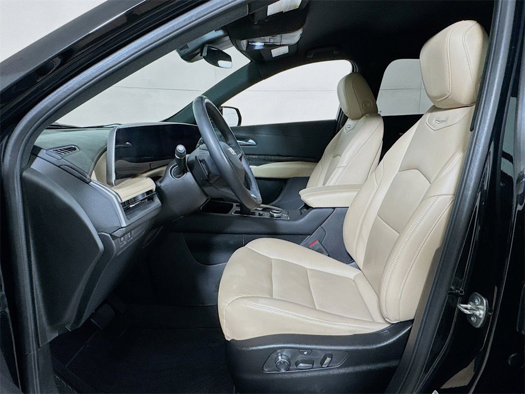 Certified 2025 Cadillac XT4 Premium Luxury image 19