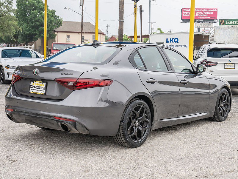 Used 2021 Alfa Romeo Giulia Sprint w/ Nero Edizione RWD image 5