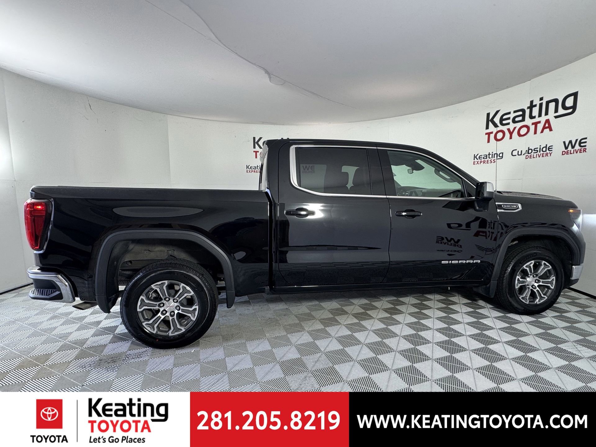 Used 2024 GMC Sierra 1500 SLE w/ Preferred Package RWD image 4