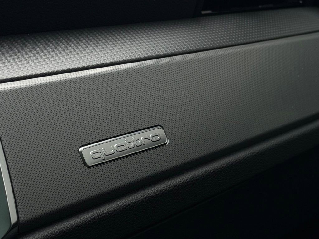 New 2025 Audi Q3 2.0T Premium image 30