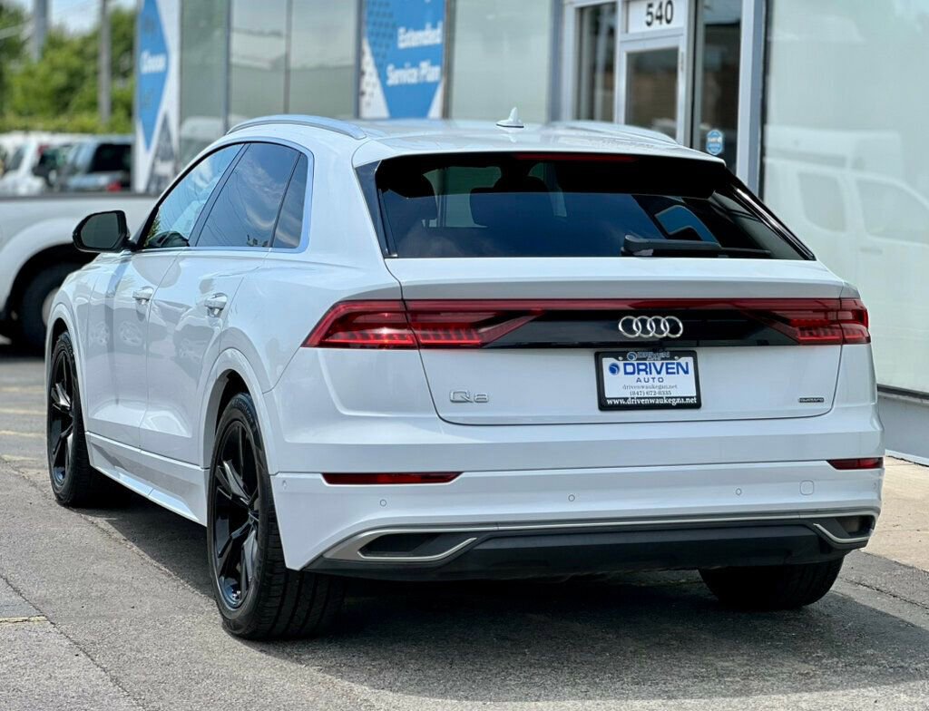 Used 2022 Audi Q8 Prestige w/ Prestige Package AWD/4WD image 3