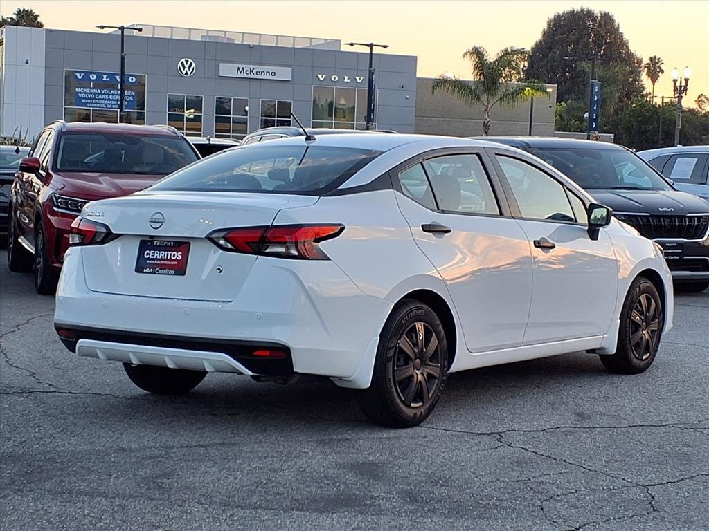 Used 2024 Nissan Versa S w/ Trunk Package image 5