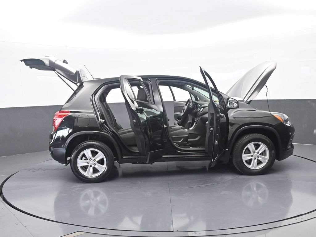 Used 2022 Chevrolet Trax LS AWD/4WD image 65
