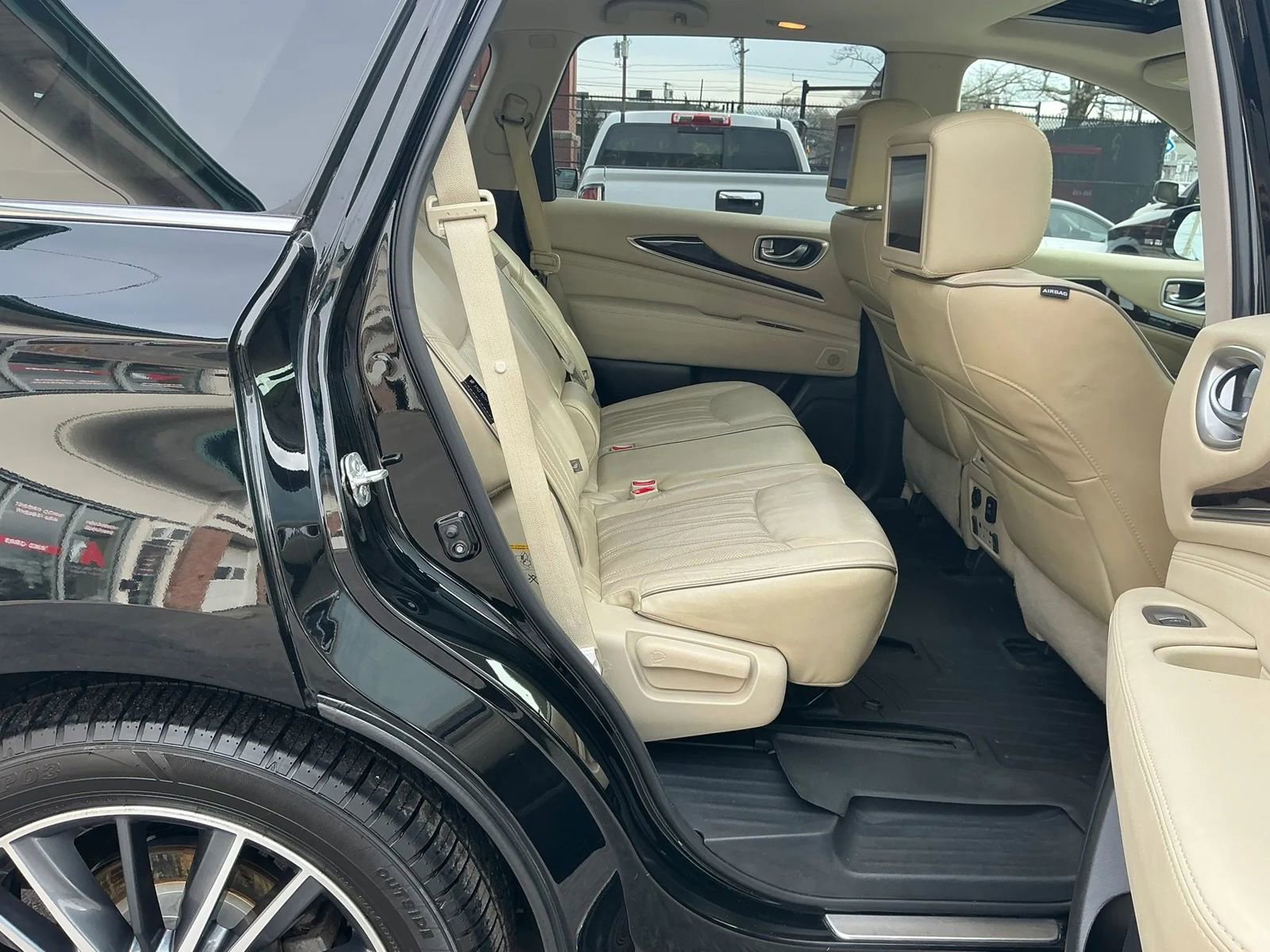 Used 2018 INFINITI QX60 Luxe w/ Deluxe Technology Package image 13