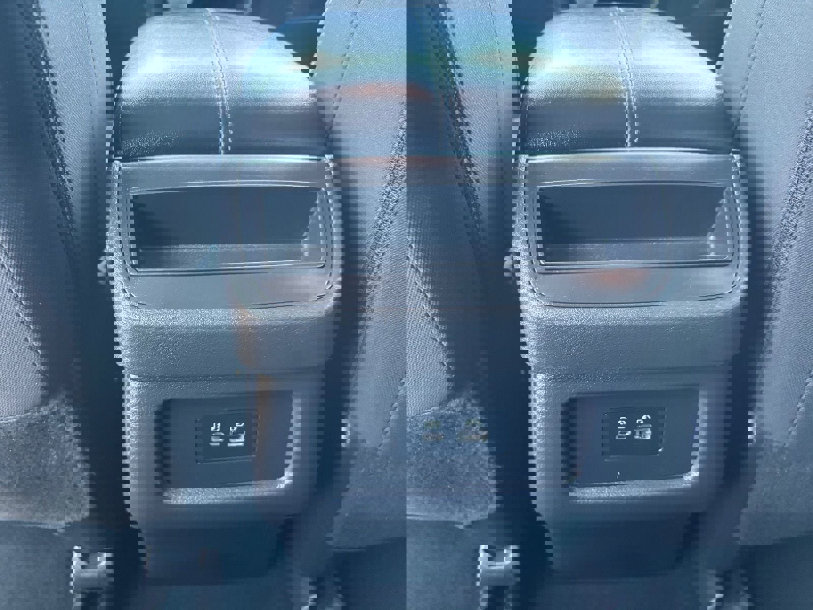 Used 2023 Nissan Pathfinder S image 19