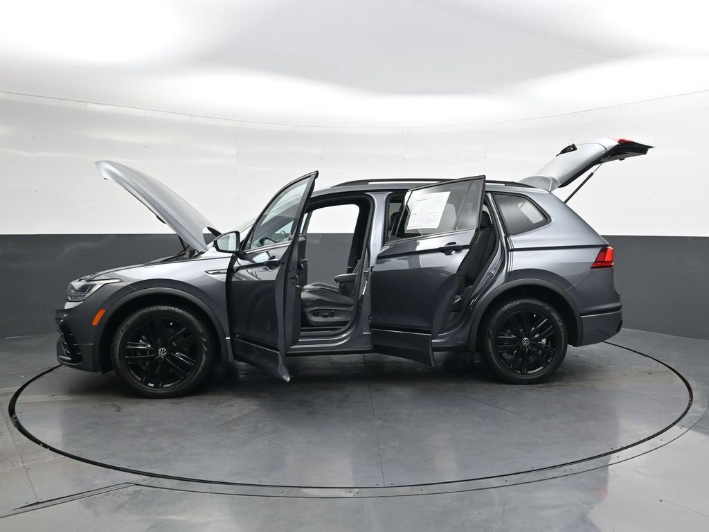 Used 2022 Volkswagen Tiguan SE R-Line image 42