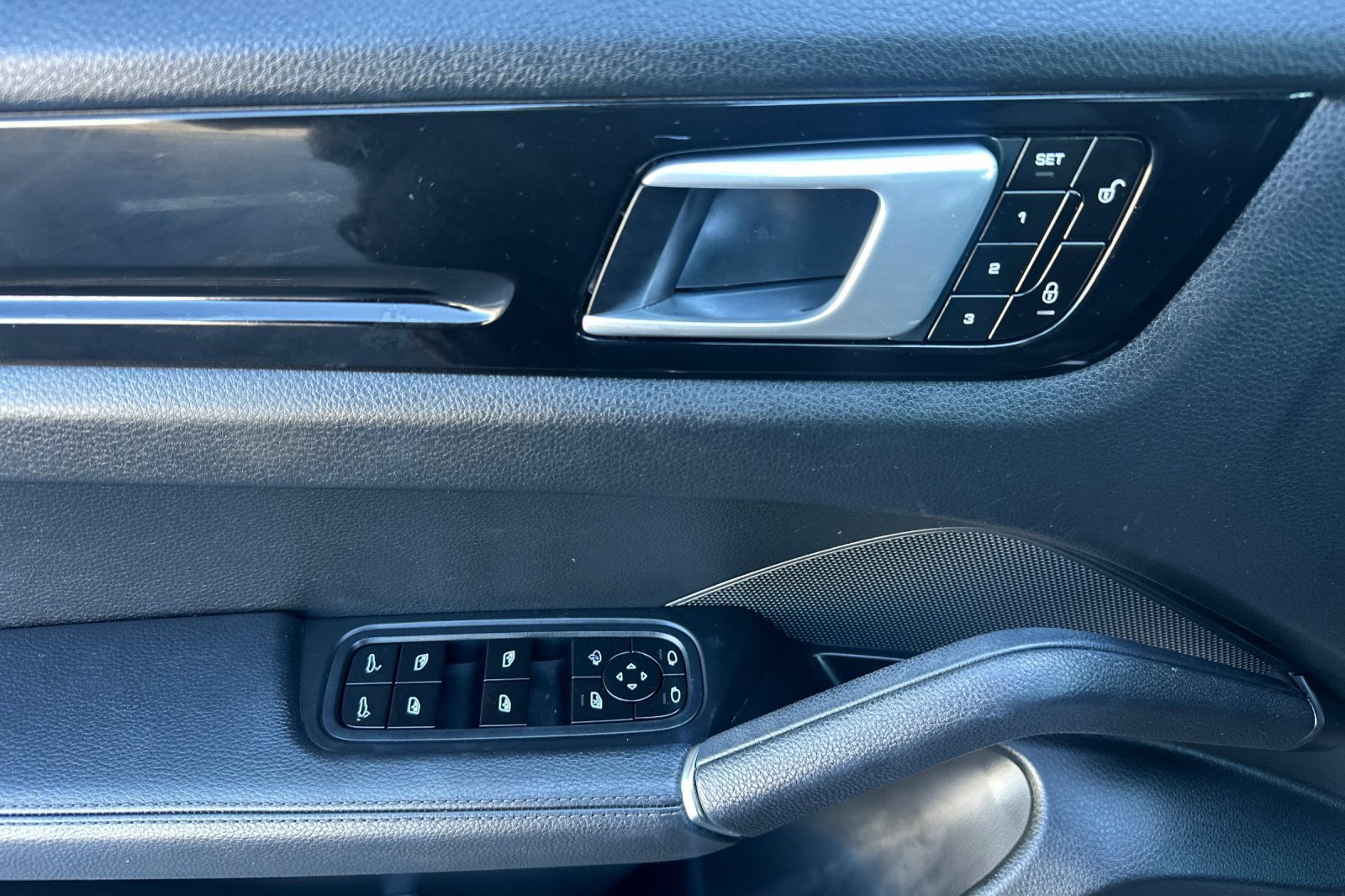 Used 2019 Porsche Cayenne image 10