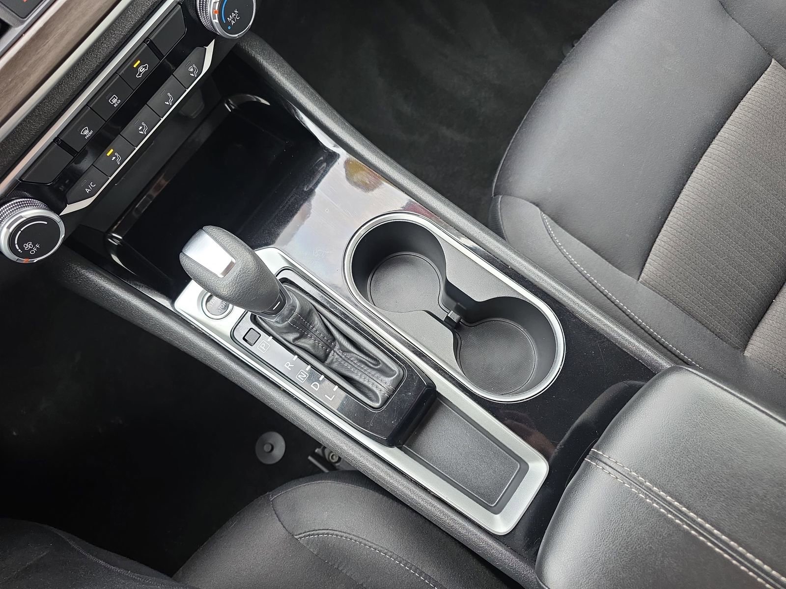 Used 2024 Nissan Altima 2.5 SV image 24