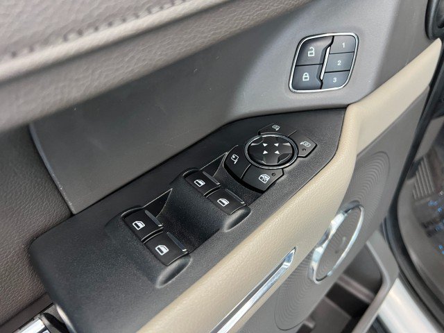 Used 2018 Ford Expedition Max XLT w/ Equipment Group 202A AWD/4WD image 28