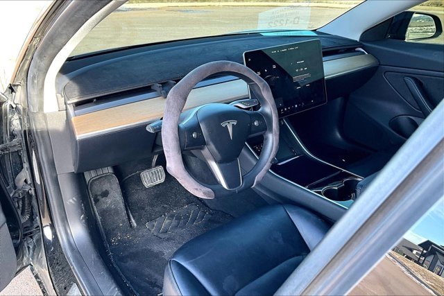 Used 2019 Tesla Model 3 Long Range image 16