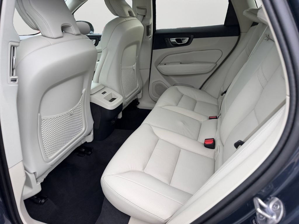 Certified 2024 Volvo XC60 B5 Plus w/ Climate Package AWD/4WD image 12