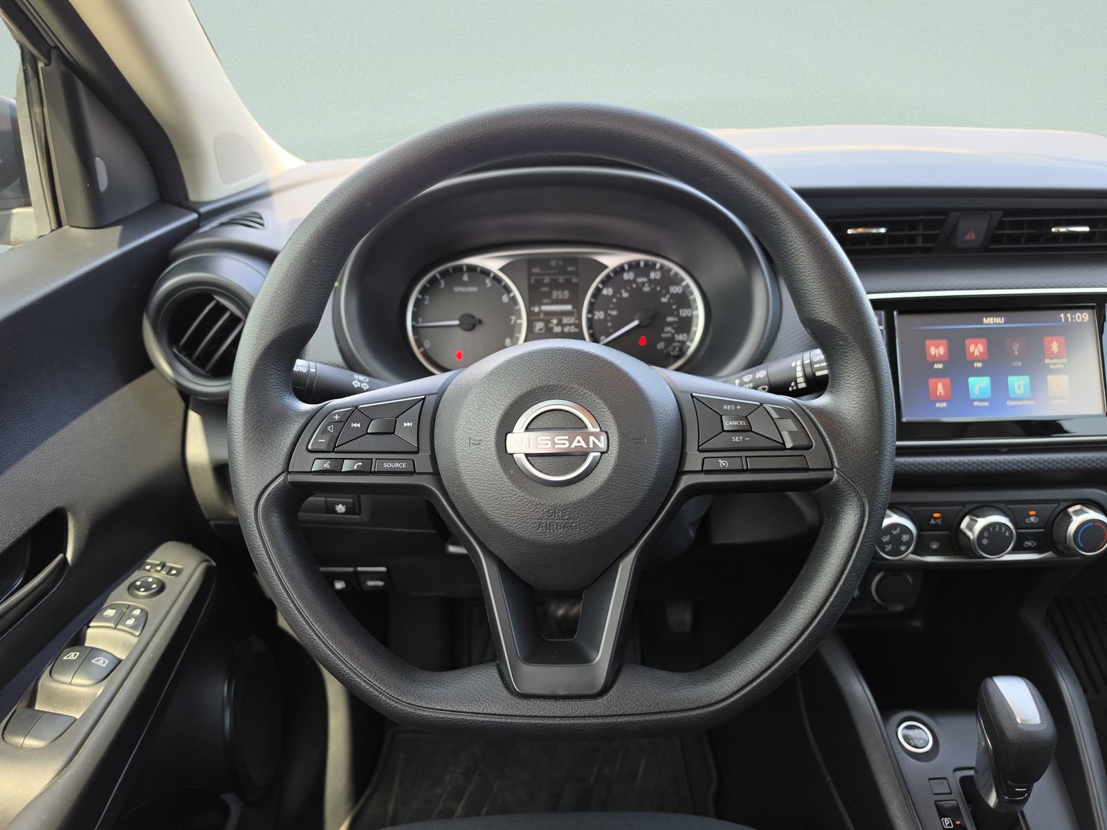 Used 2023 Nissan Kicks S FWD image 18