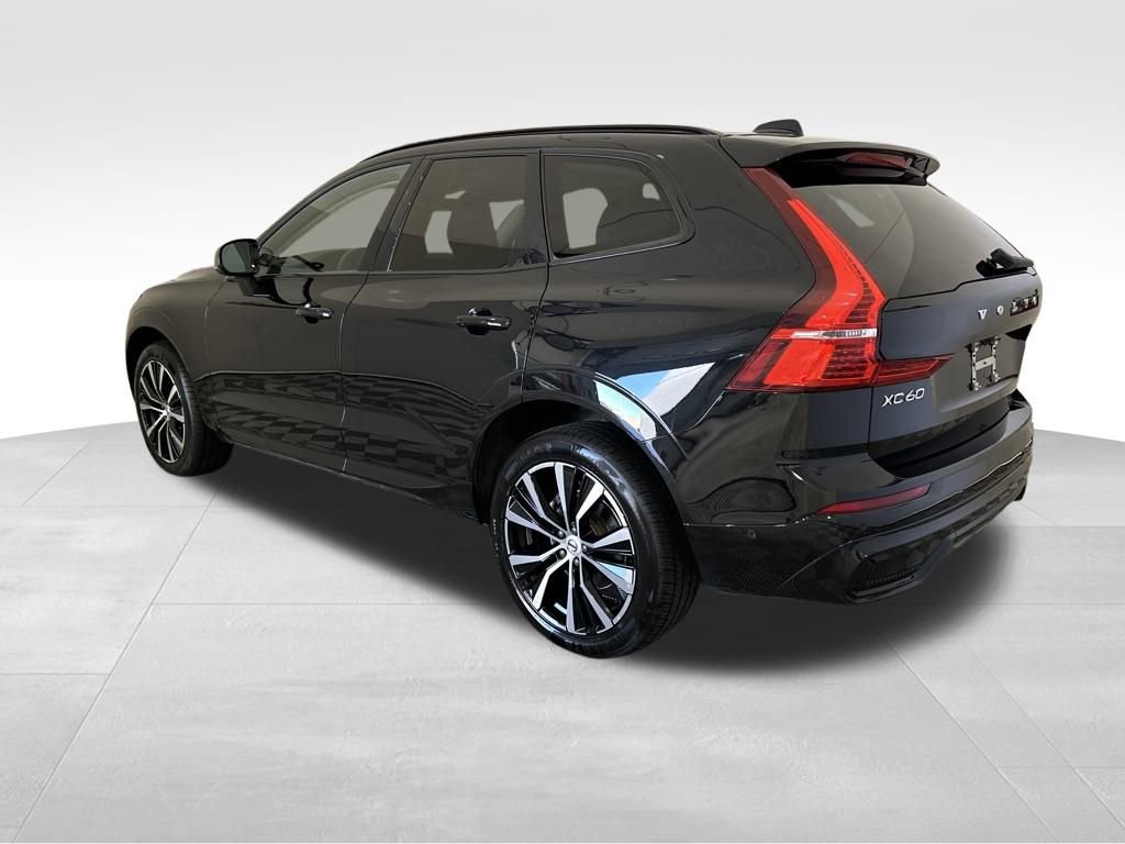 Used 2024 Volvo XC60 B5 Plus image 9