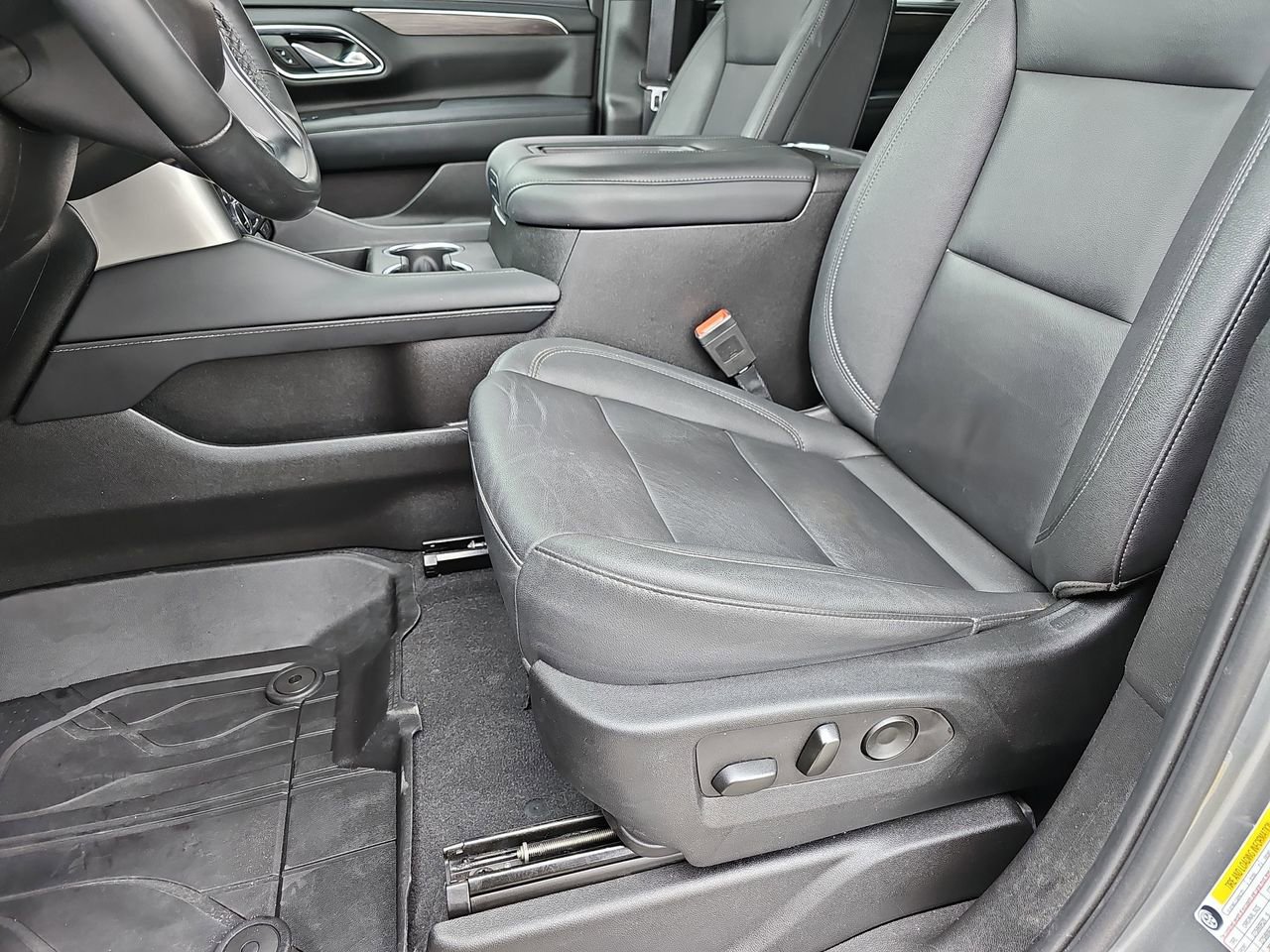 Used 2023 Chevrolet Tahoe Z71 w/ Luxury Package image 20