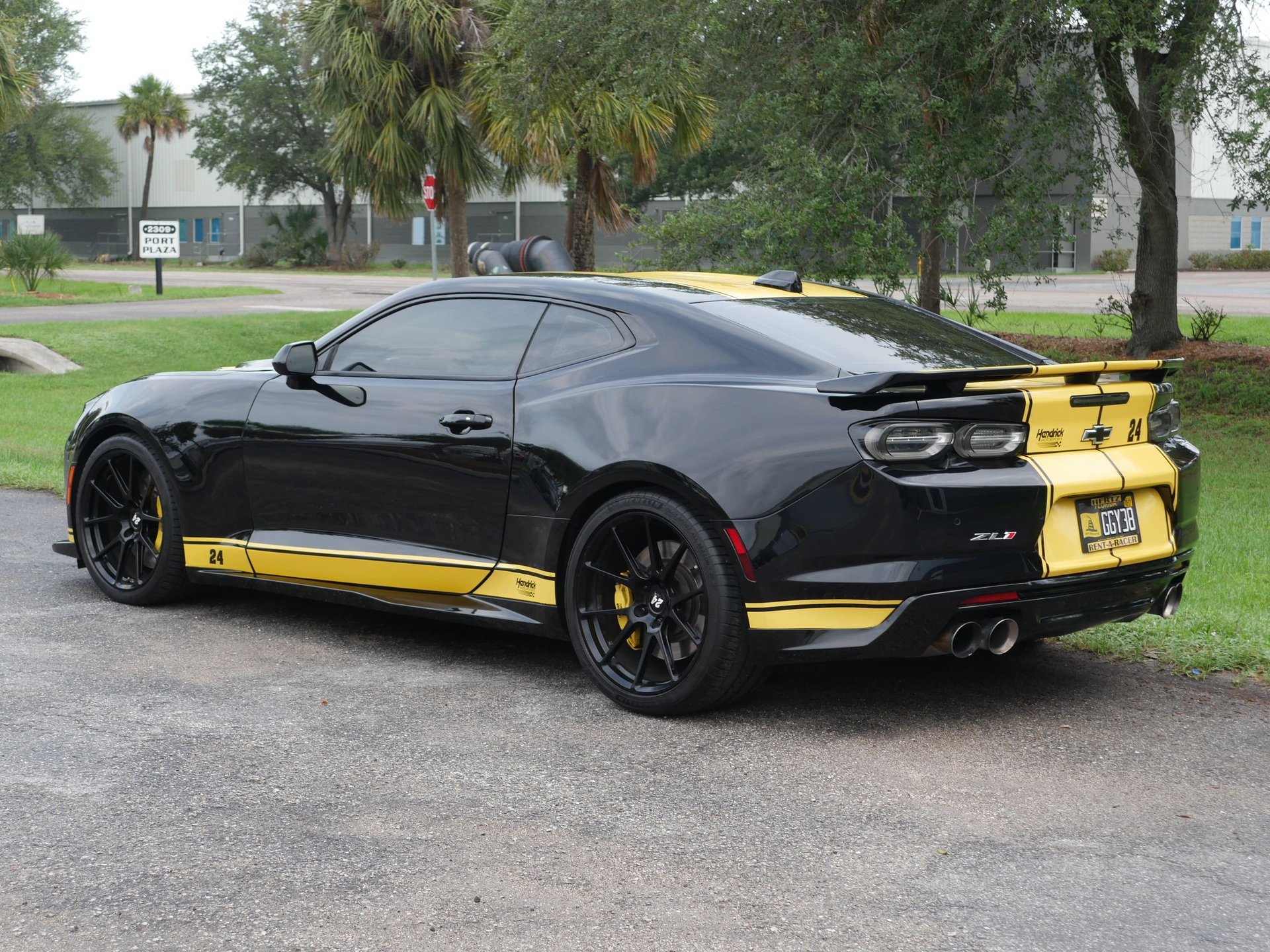 Used 2020 Chevrolet Camaro ZL1 RWD image 16