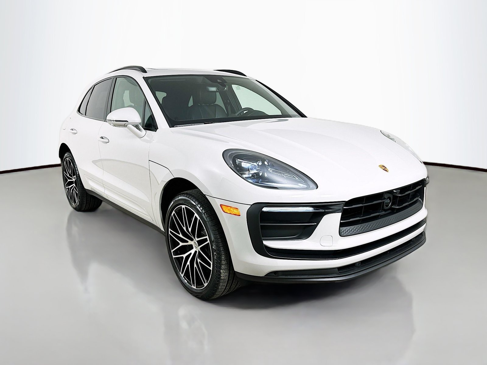 New 2026 Porsche Macan AWD/4WD image 3