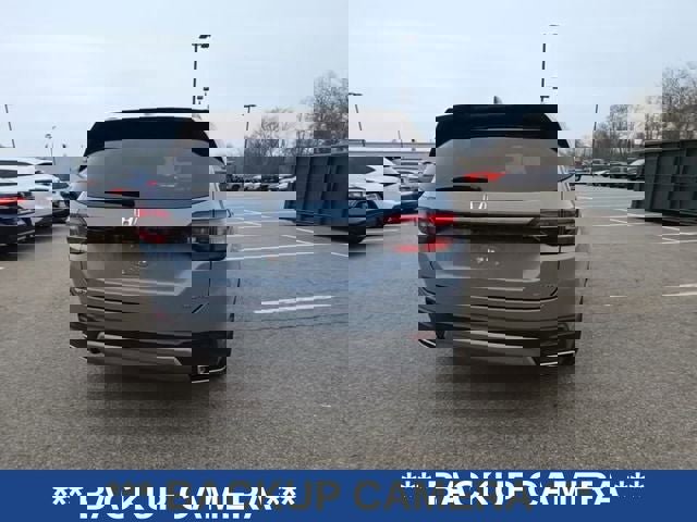 Used 2023 Honda Pilot Elite image 5