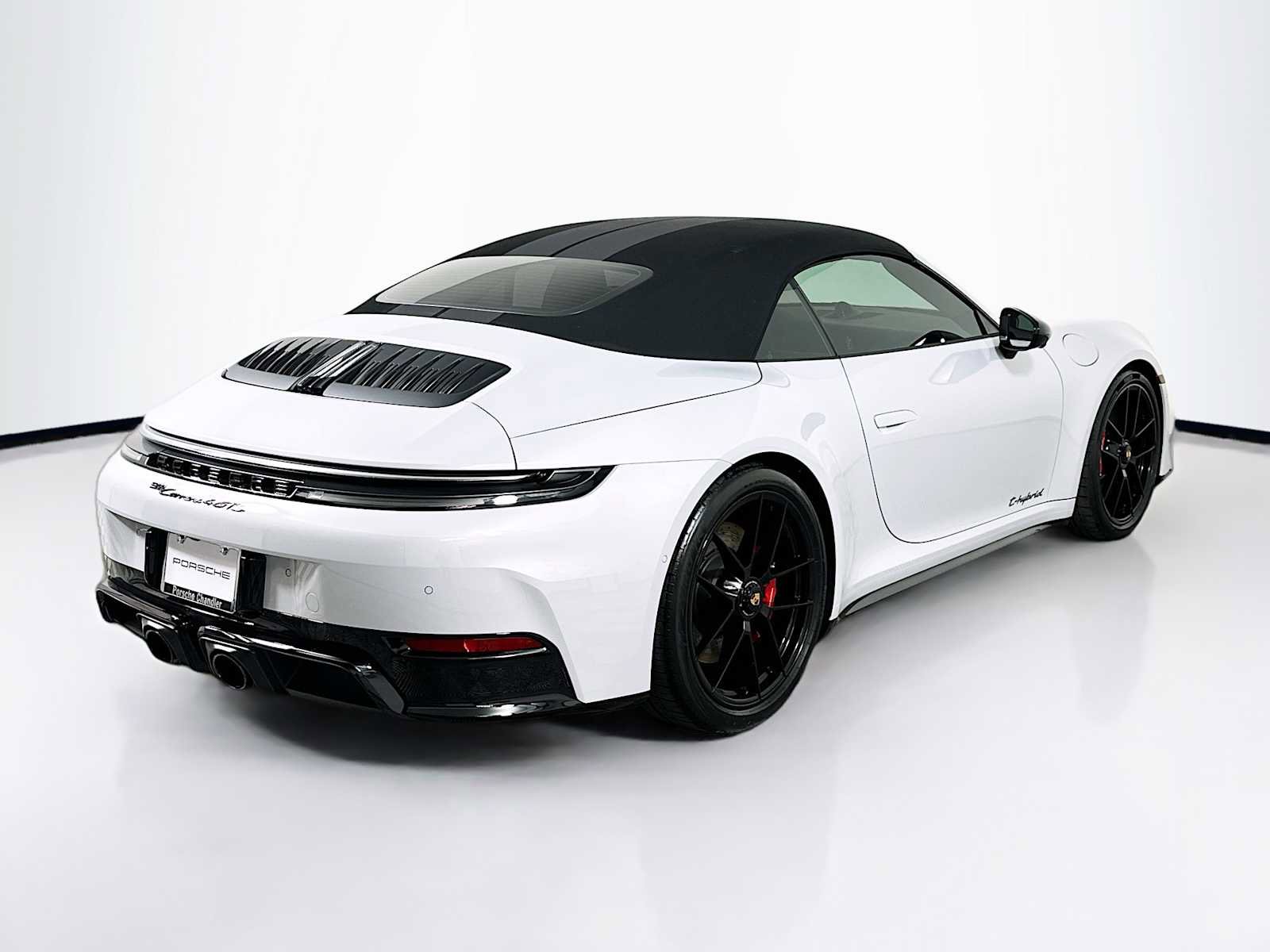 New 2026 Porsche 911 Carrera 4 GTS image 9