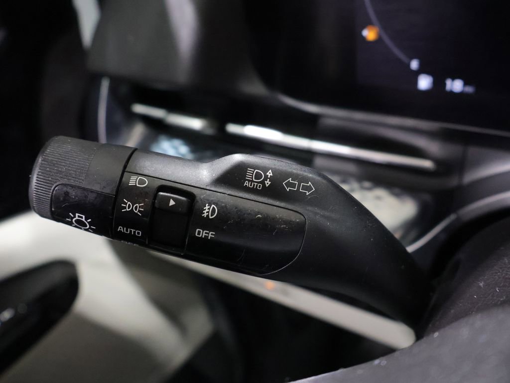 Used 2022 Kia Carnival SX Prestige FWD image 39