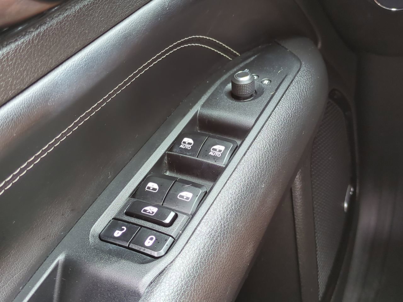 Used 2022 Jeep Compass High Altitude AWD/4WD image 25