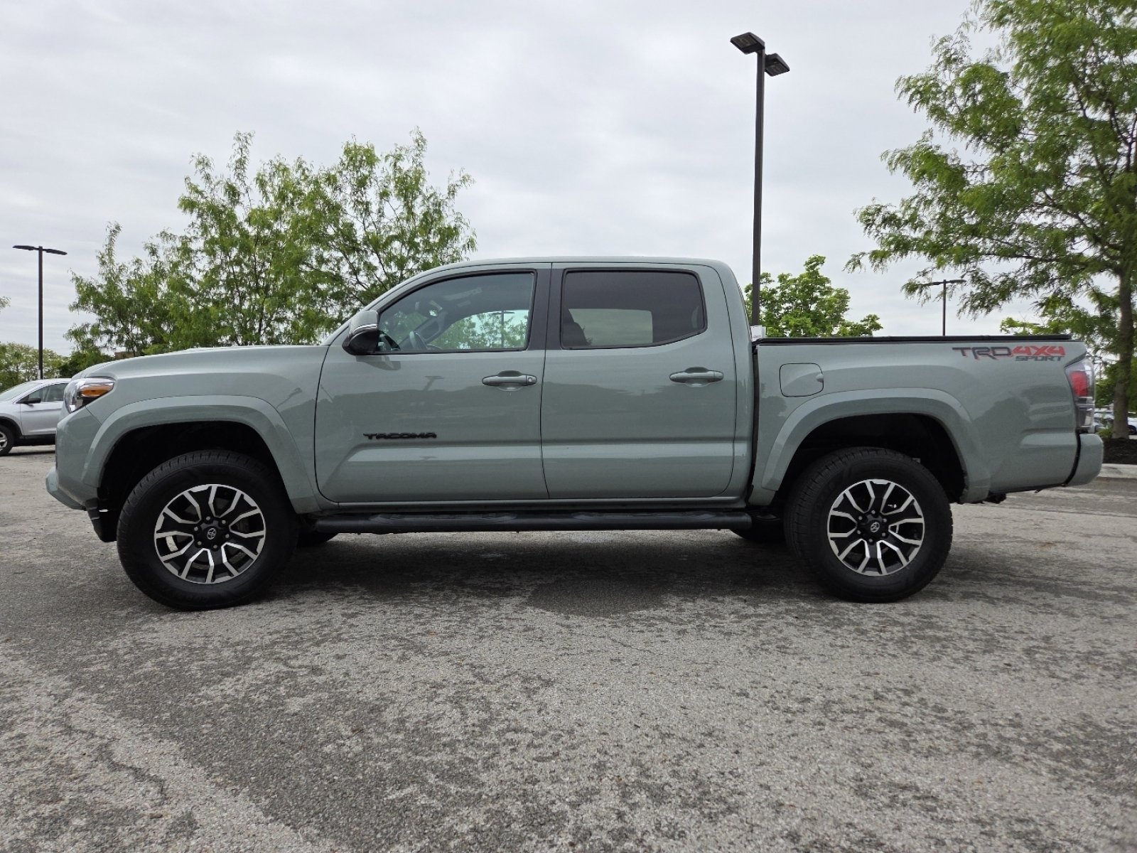 Used 2023 Toyota Tacoma TRD Sport w/ Black Out Package (TMS) AWD/4WD image 20