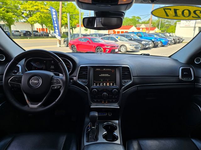Used 2017 Jeep Grand Cherokee Summit AWD/4WD image 3