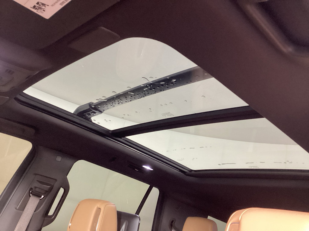 Used 2023 Cadillac Escalade Premium Luxury w/ Performance Package image 40