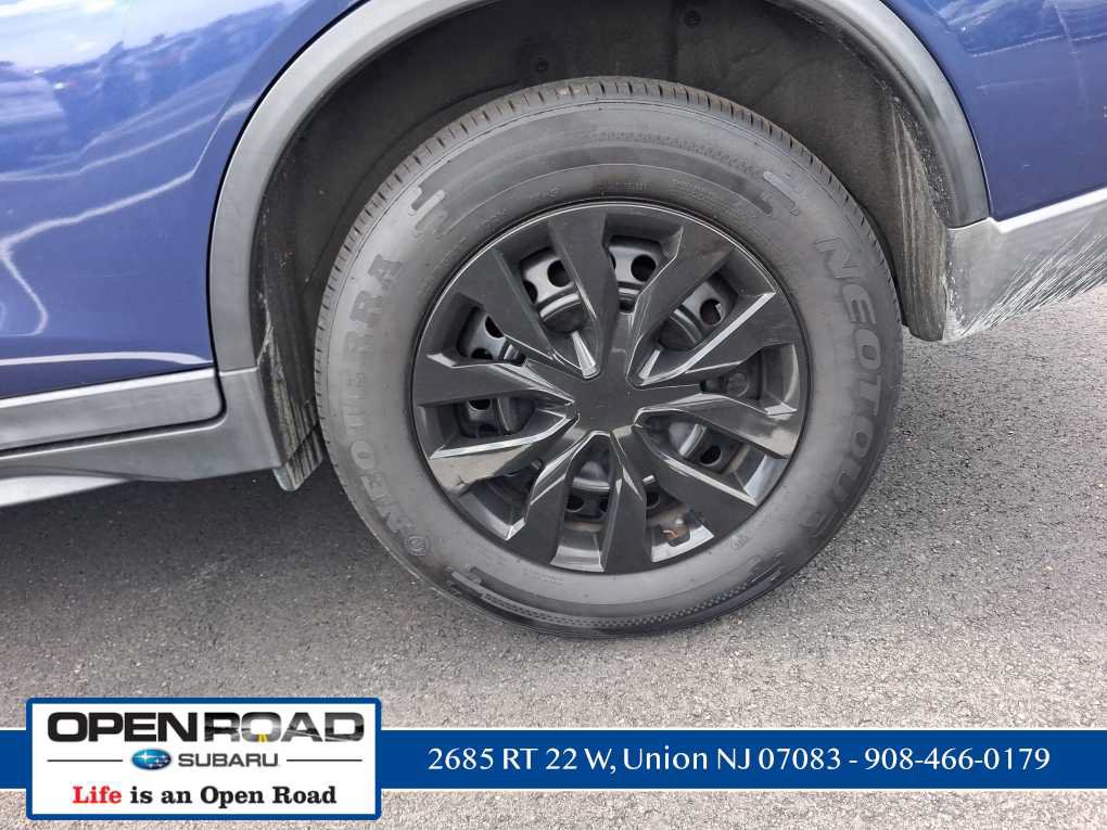 Used 2017 Nissan Rogue S w/ Appearance Package AWD/4WD image 39