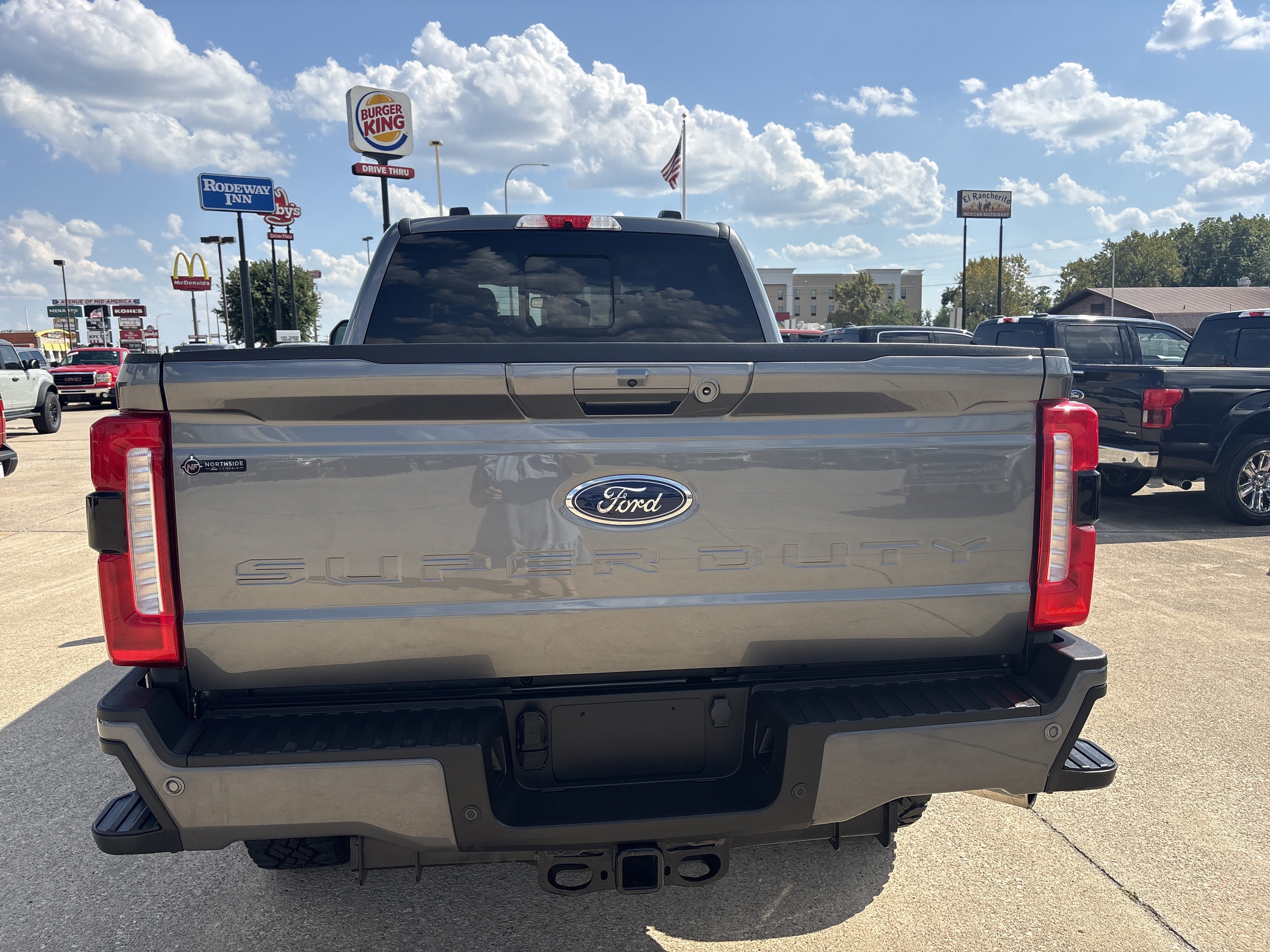 Used 2024 Ford F250 XLT w/ Tremor Off-Road Package AWD/4WD image 4