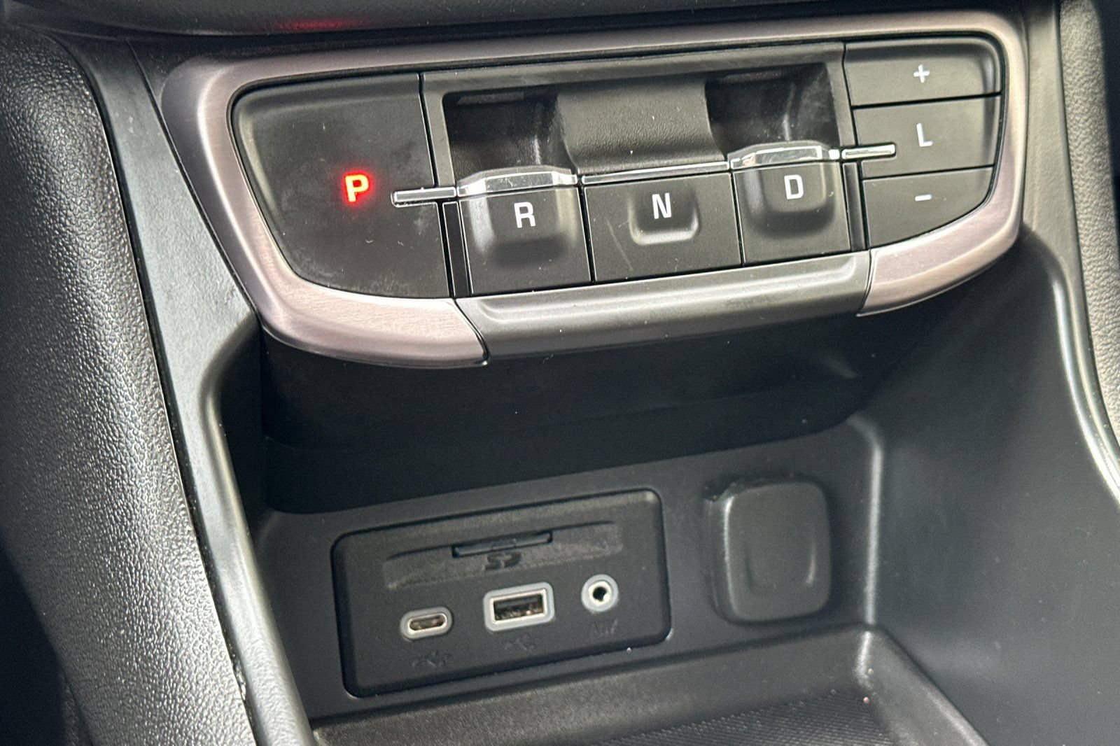 Certified 2022 GMC Terrain AT4 w/ Infotainment Package II AWD/4WD image 30