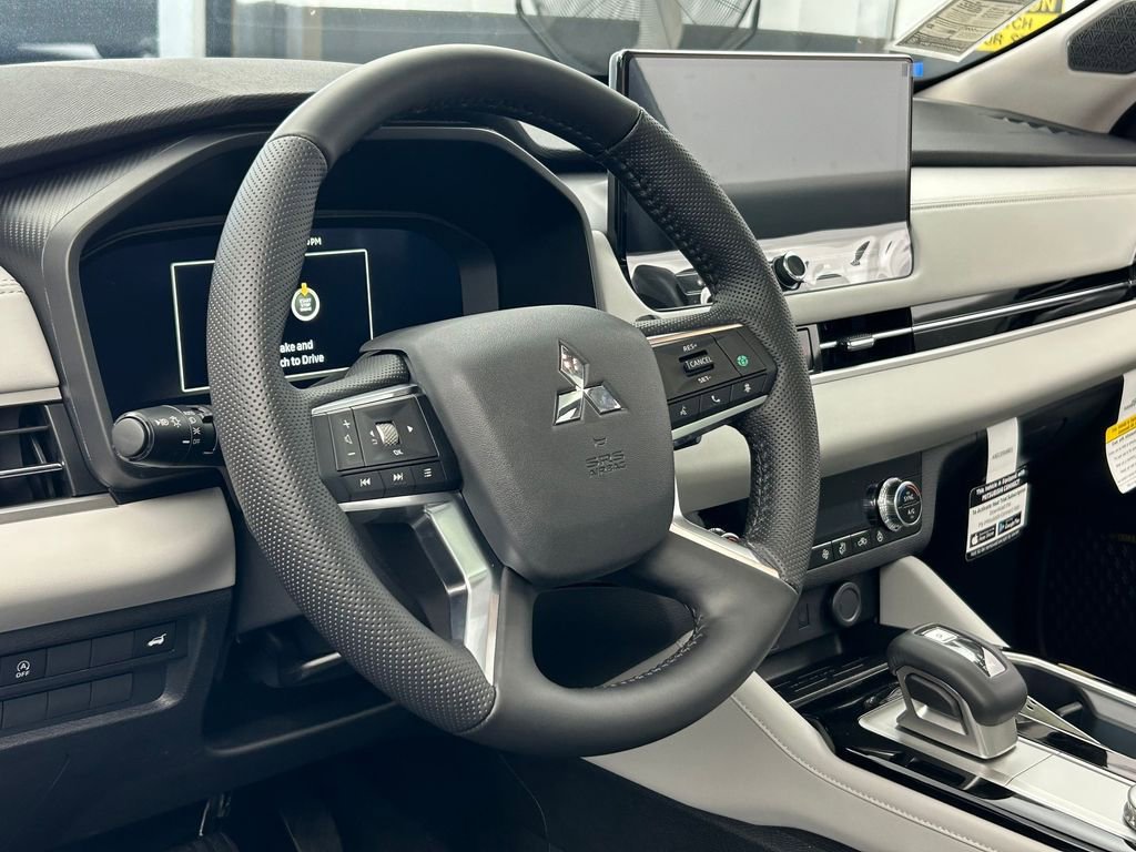 New 2026 Mitsubishi Outlander SE FWD image 15